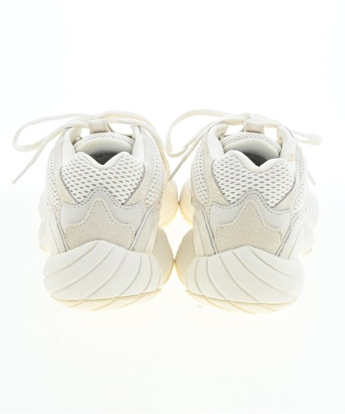 adidas 運動鞋