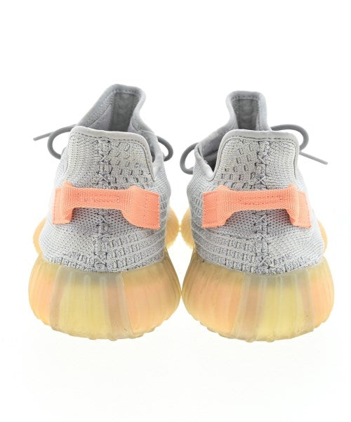 adidas 運動鞋