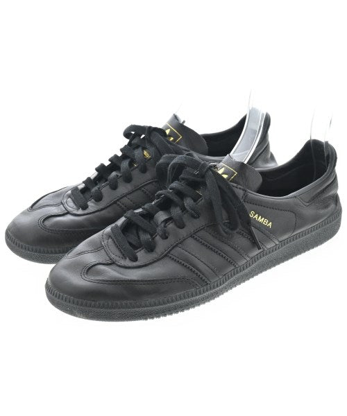 adidas 運動鞋