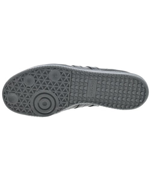 adidas 運動鞋