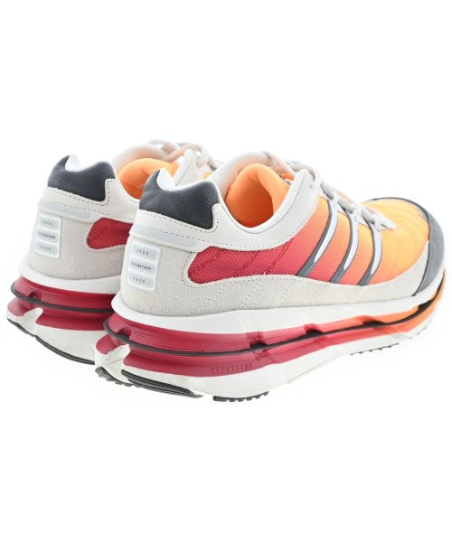 adidas 運動鞋