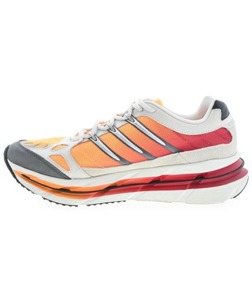 adidas 運動鞋