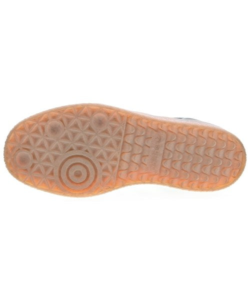 adidas 運動鞋