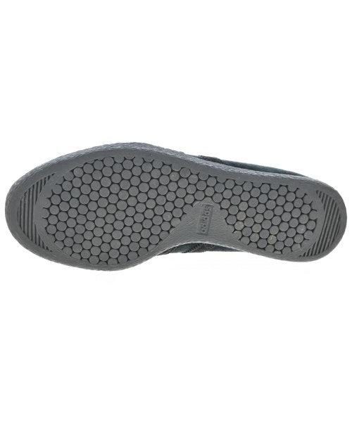 adidas 運動鞋