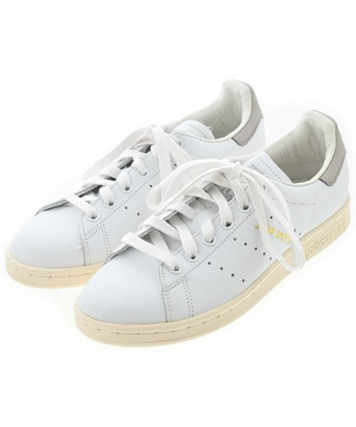 adidas 運動鞋
