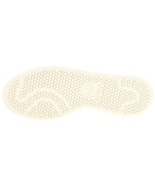 adidas 運動鞋