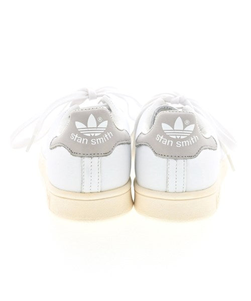 adidas 運動鞋