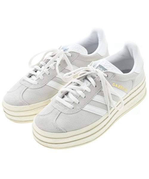 adidas 運動鞋