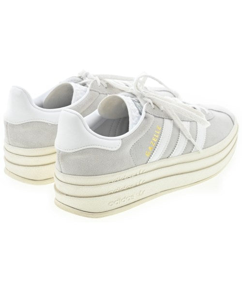 adidas 運動鞋