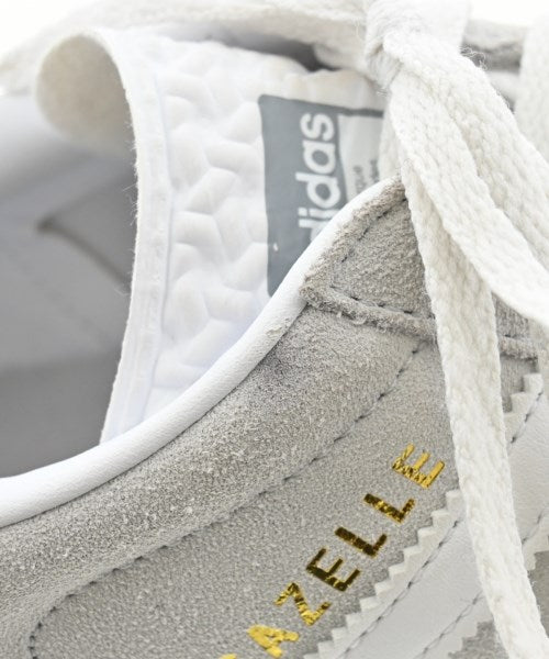 adidas 運動鞋