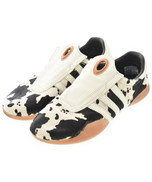 adidas 運動鞋