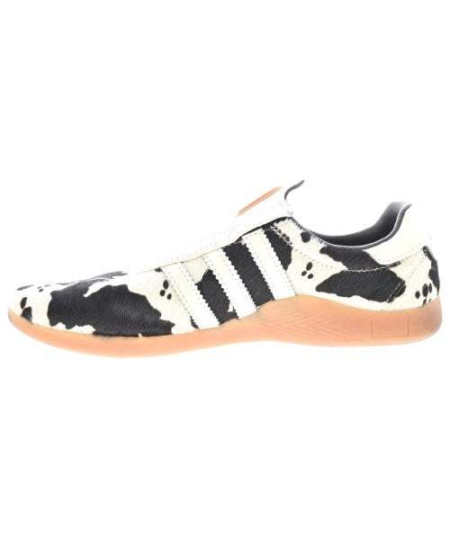 adidas 運動鞋