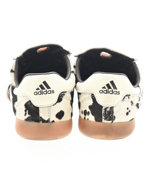 adidas 運動鞋