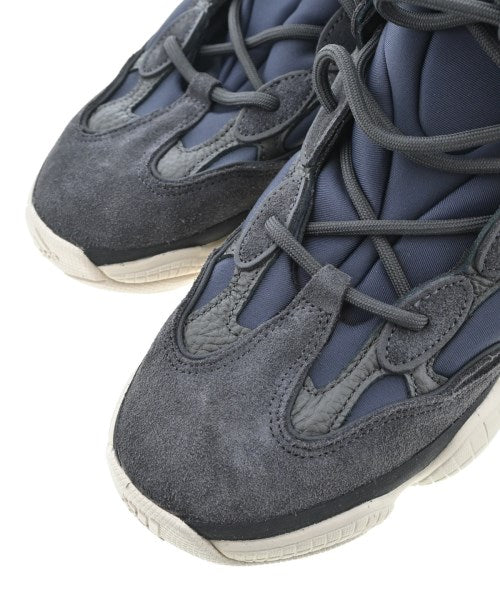 adidas 運動鞋