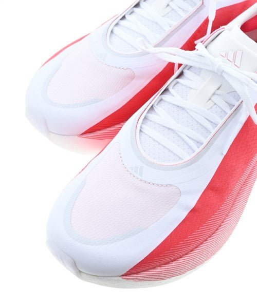 adidas 運動鞋