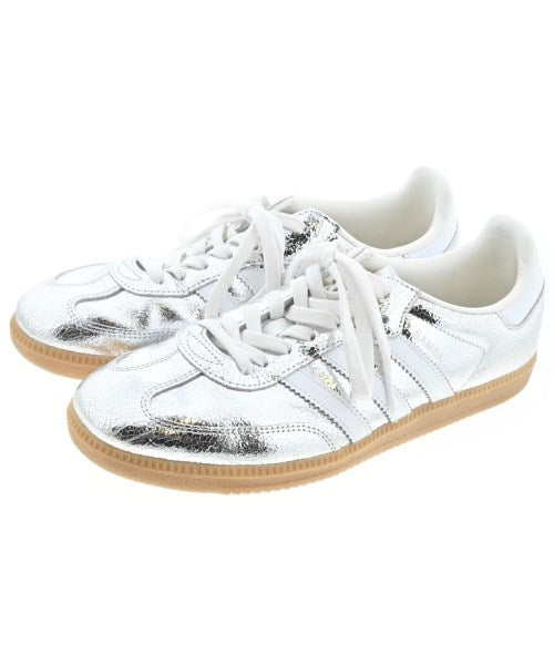adidas 運動鞋