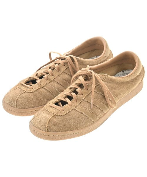 adidas 運動鞋