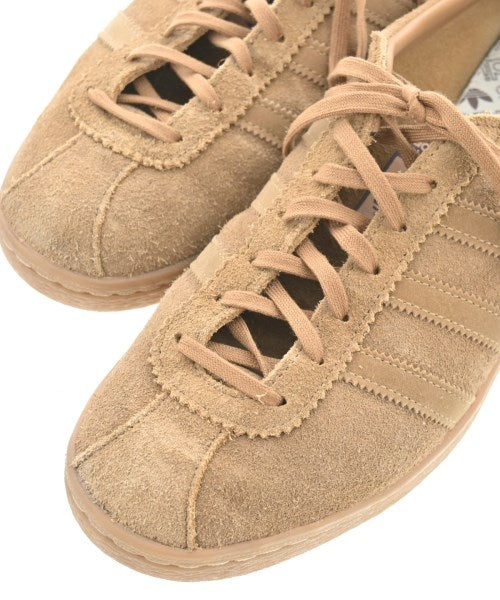 adidas 運動鞋