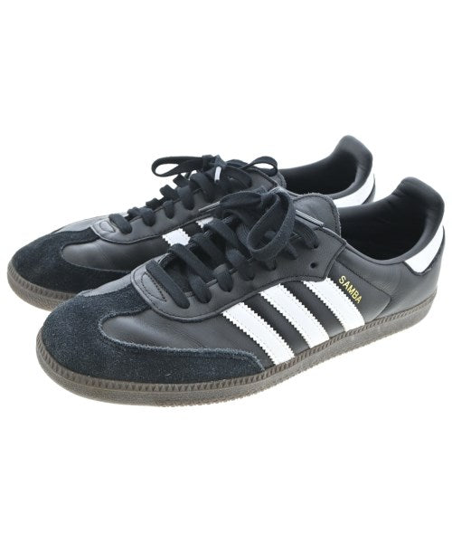 adidas 運動鞋