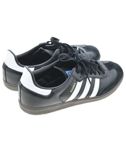 adidas 運動鞋