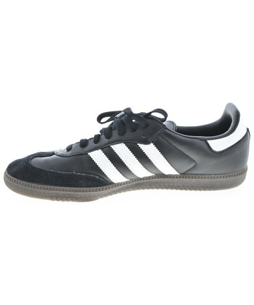 adidas 運動鞋