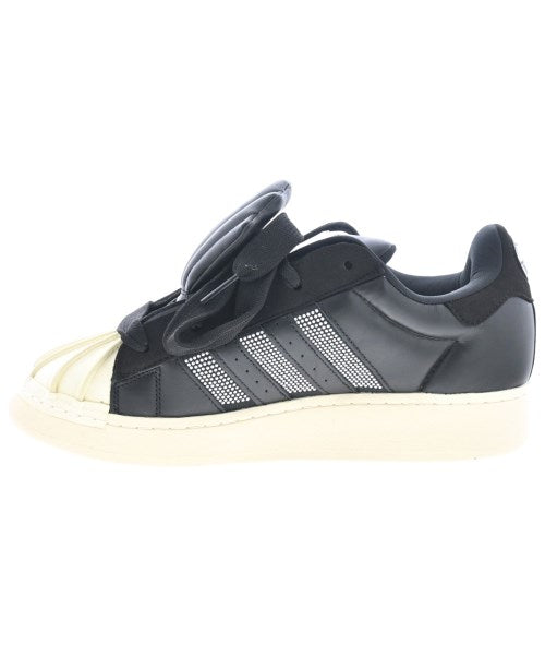 adidas 運動鞋