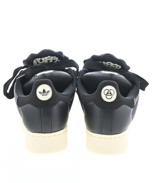 adidas 運動鞋