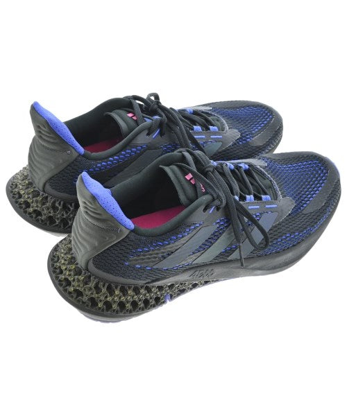 adidas 運動鞋