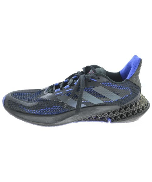 adidas 運動鞋