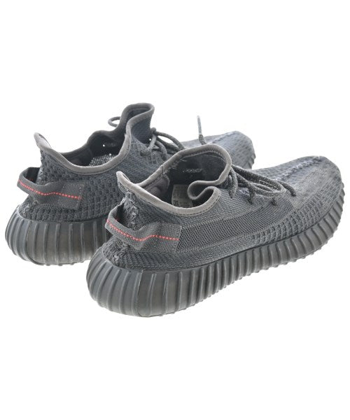 adidas 運動鞋
