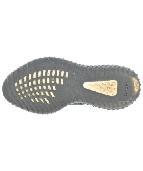 adidas 運動鞋