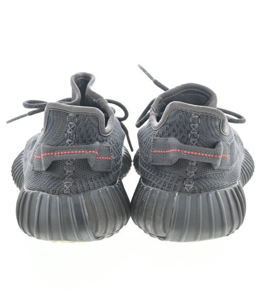 adidas 運動鞋
