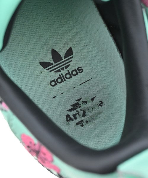 adidas 運動鞋