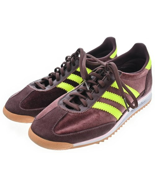 adidas 運動鞋
