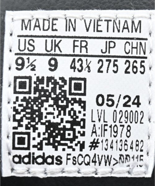 adidas 運動鞋