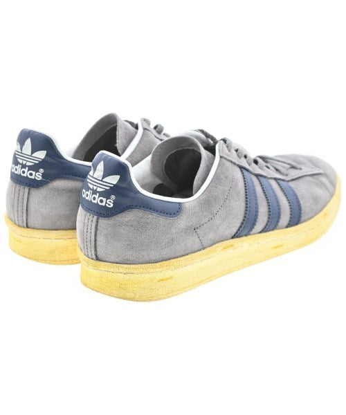 adidas 運動鞋