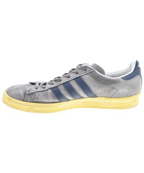 adidas 運動鞋