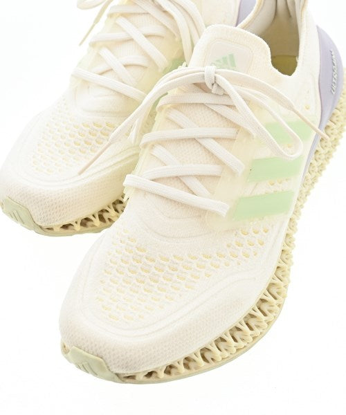 adidas 運動鞋