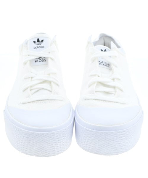 adidas 運動鞋