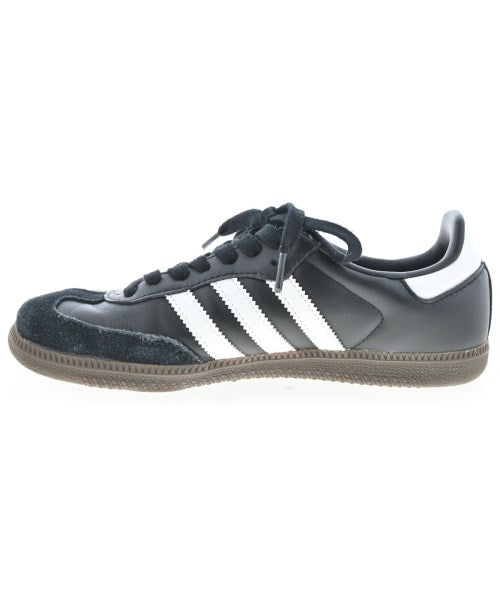 adidas 運動鞋