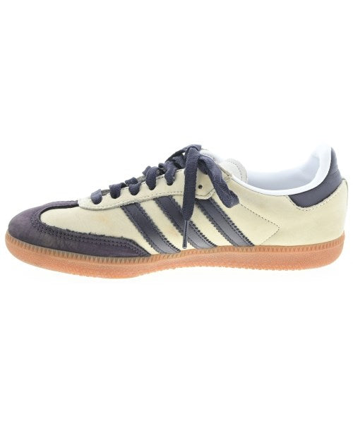 adidas 運動鞋