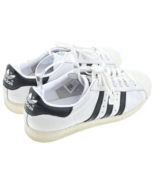 adidas 運動鞋
