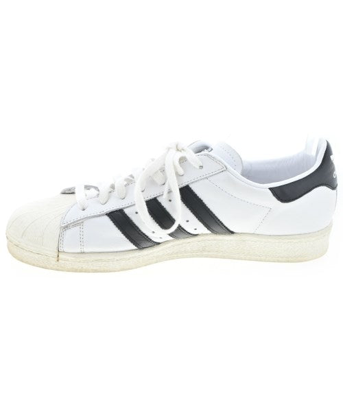adidas 運動鞋