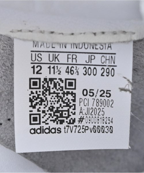 adidas 運動鞋