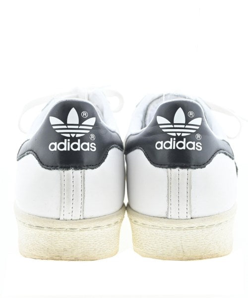 adidas 運動鞋