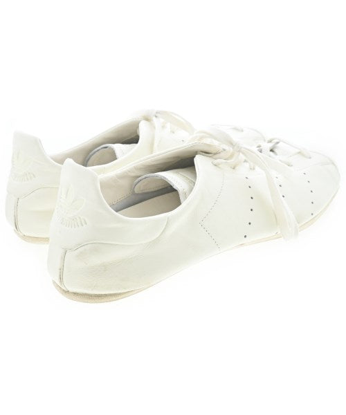 adidas 運動鞋