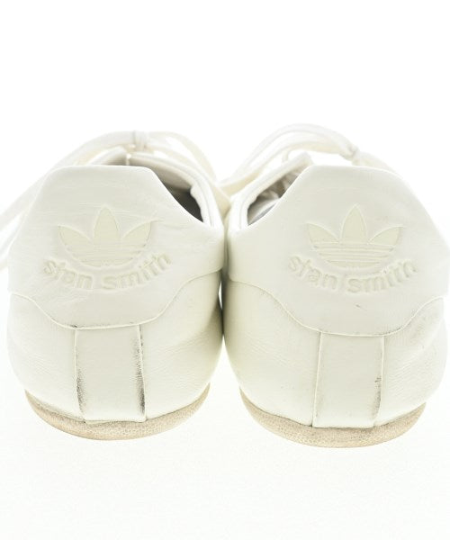 adidas 運動鞋