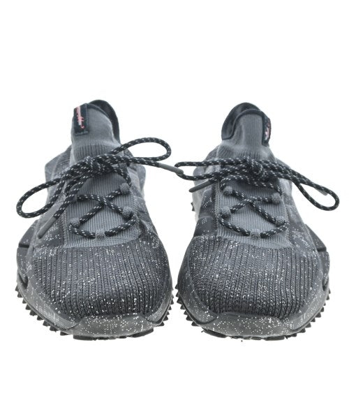 adidas 運動鞋