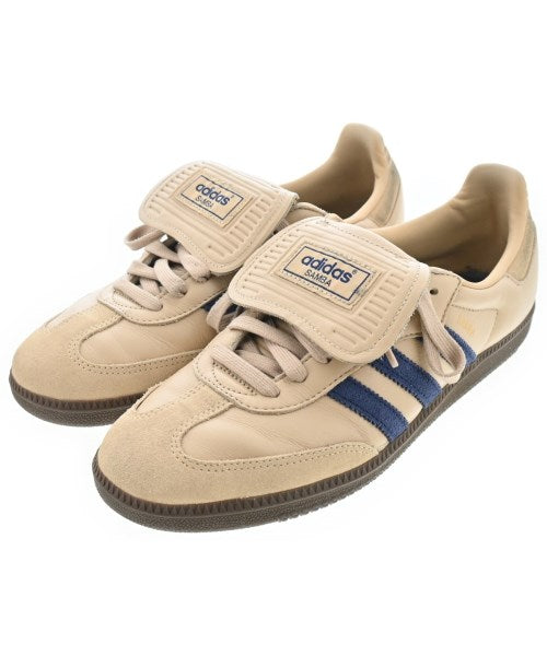 adidas 運動鞋