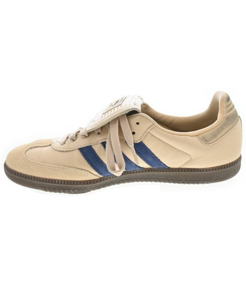 adidas 運動鞋